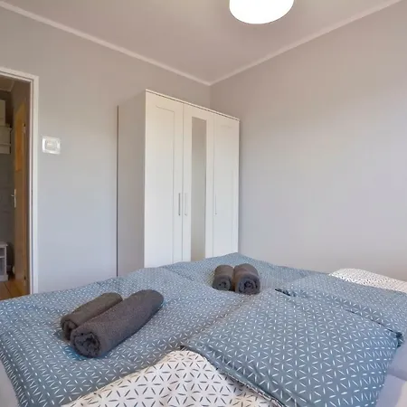 Dzien Dobry アパート ヴァウブジフ