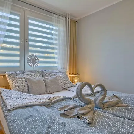 Dzien Dobry アパート ヴァウブジフ